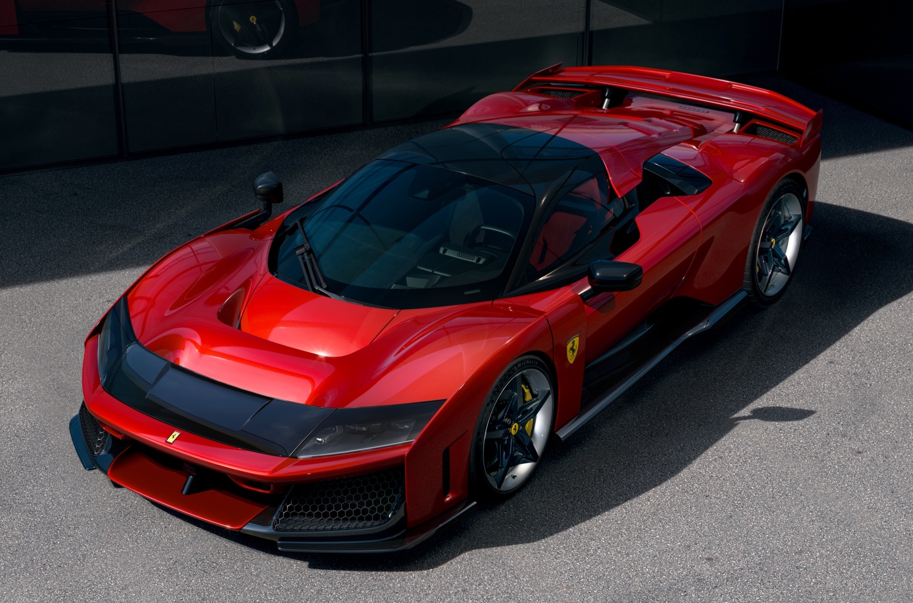 Компания Ferrari представила преемника LaFerrari